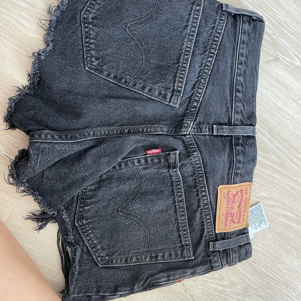 levi black jean shorts